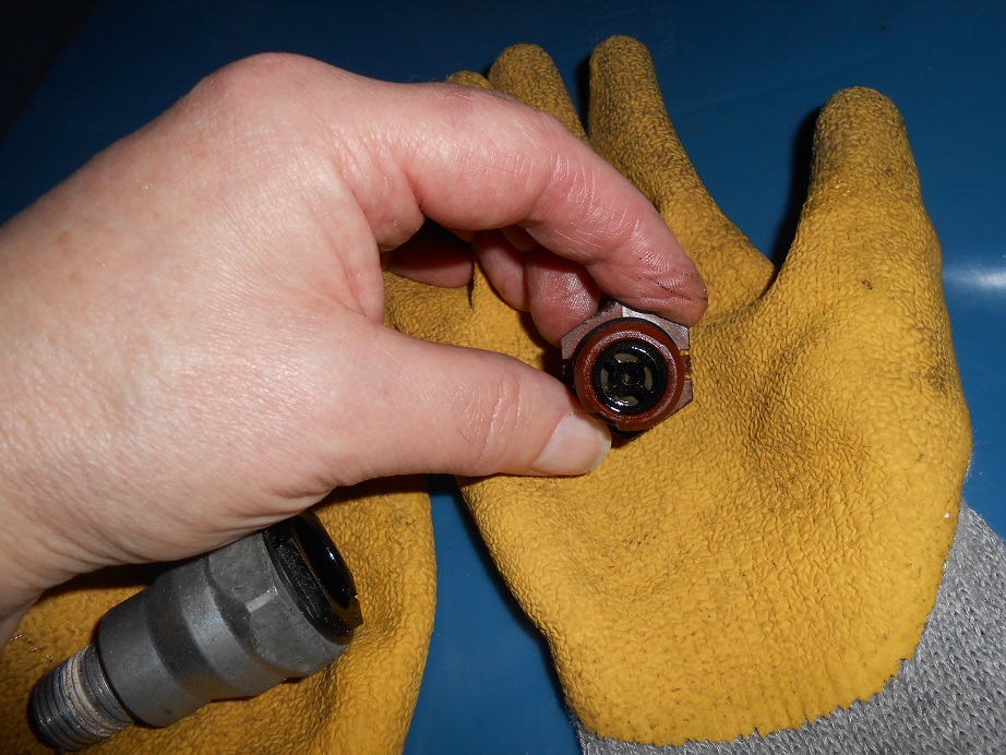 HOW TO Replace the PCV Valve on (Some) 2007 and up Jeep Liberty Jeep Liberty Forum JeepKJ